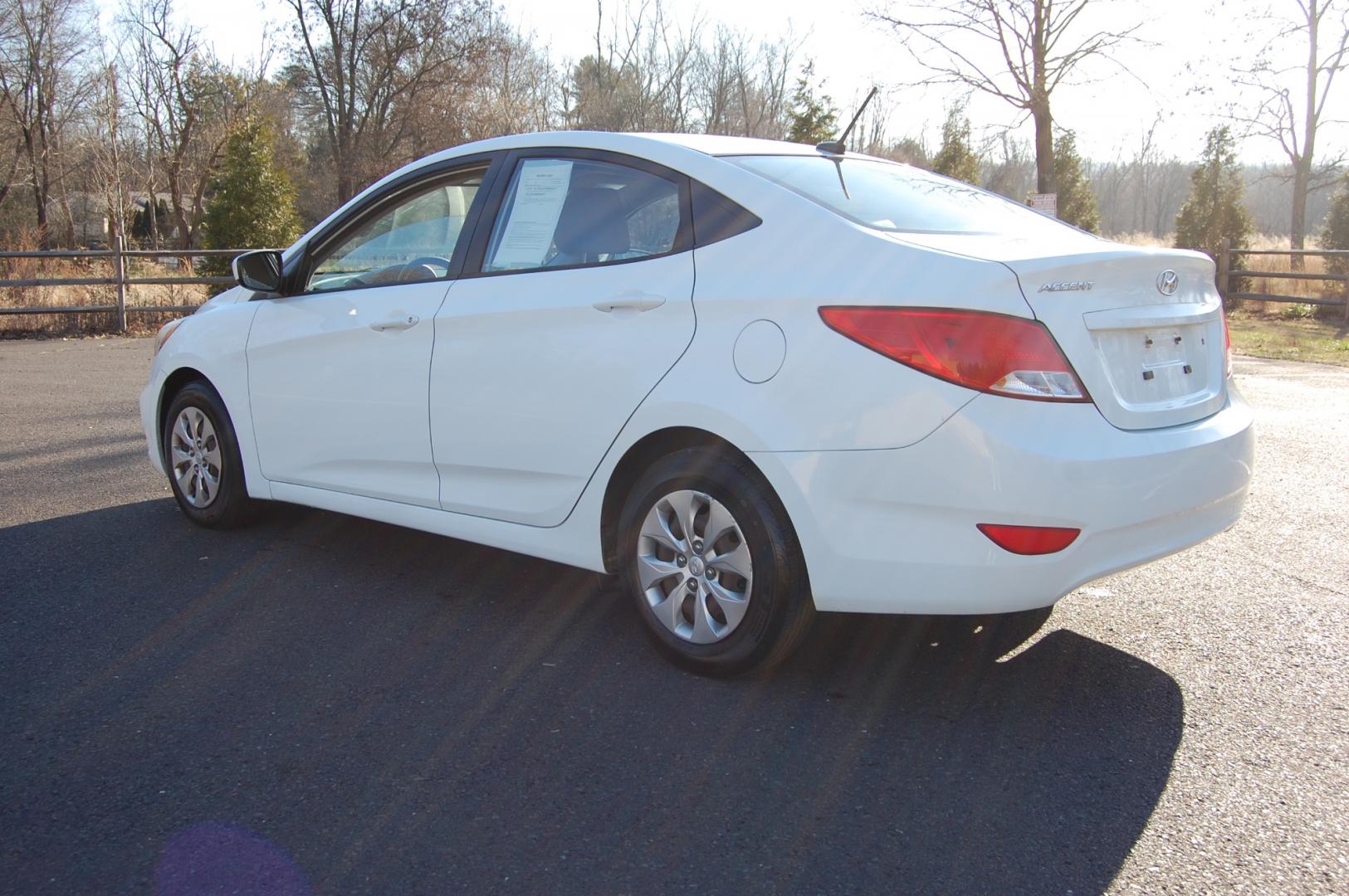 2016 White /Gray Leather Hyundai Accent SE 4-Door 6A (KMHCT4AE9GU) with an 1.6L L4 DOHC 16V engine, 6A transmission, located at 6528 Lower York Road, New Hope, PA, 18938, (215) 862-9555, 40.358707, -74.977882 - Here we have a very nice Hyundai Accent with a 1.6L 4 cylinder putting power to the front wheels via an automatic transmission. Features include: gray cloth interior, keyless entry, 2 keys and 2 remotes, AM/FM/CD/SAT/MEDIA radio, heat and A/C, tilt steering wheel, power windows/locks/mirrors and 14 - Photo#7